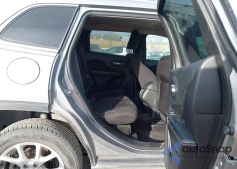 2015 Jeep Cherokee Latitude z USA, uszkodzony, nr VIN 1C4PJLCB8FW506952